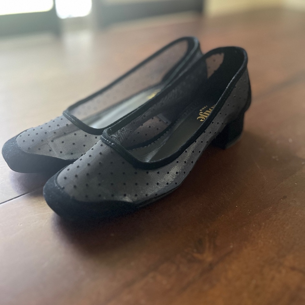 Rouje Black Mesh Block Heel Shoes - Picture 14 of 16